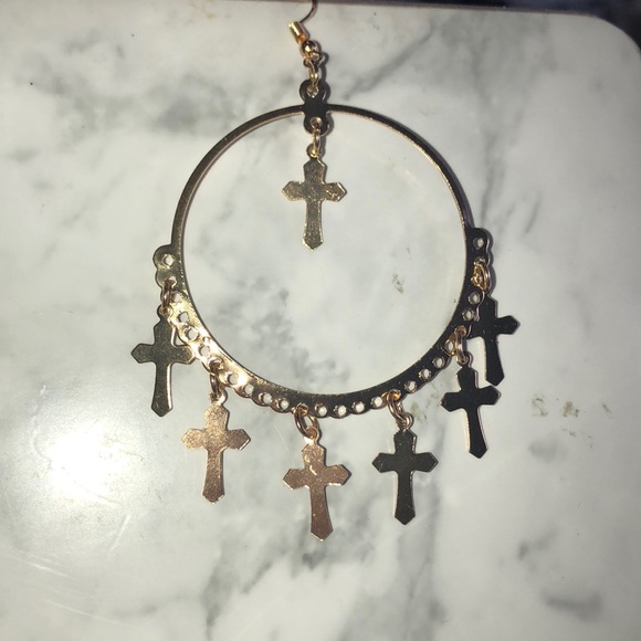 Beautiful chandelier earrings with cross detail - Picture 2 of 5